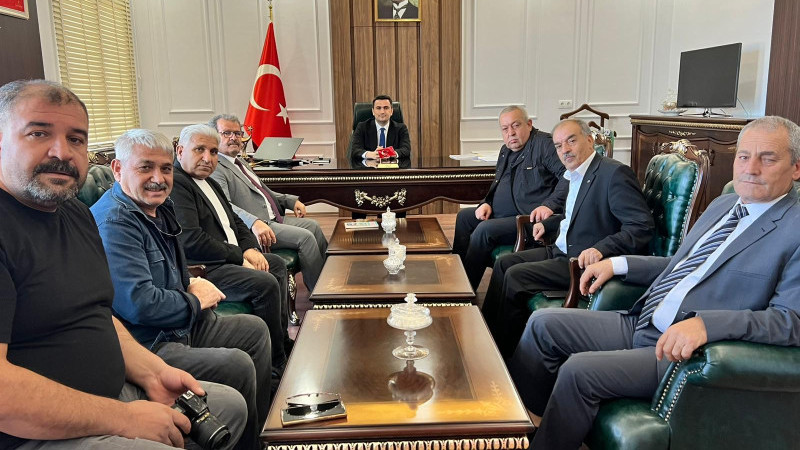 RIŞVANLAR FEDERASYONU YAVUZELİ KAYMAKAMI OSMAN SARI'YI ZİYARET ETTİ.