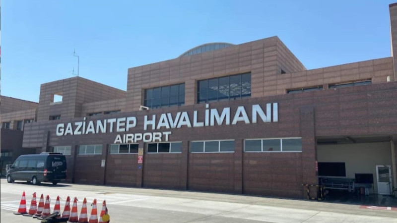 GAZİANTEP HAVALİMANINDA YOĞUN KAR MESAİSİ