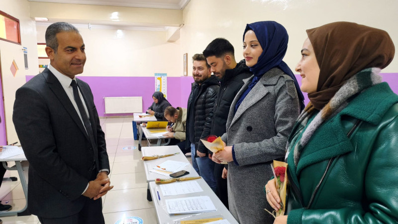 EYÜP GÜNEŞ'TEN ÇİÇEĞİ BURNUNDA ÖĞRETMENLERİMİZE ZİYARET