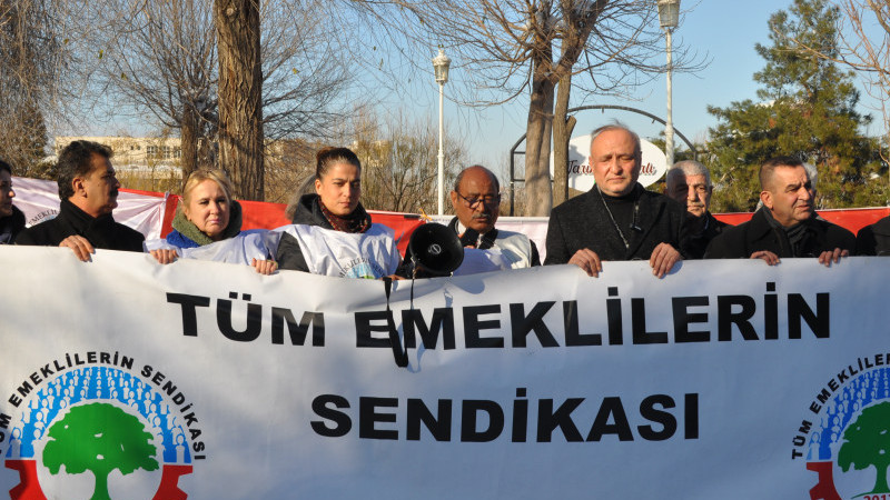 EMEKLİYE AÇLIK, YANDAŞA SALTANAT: BU YAĞMA DÜZENİ YIKILACAK !	