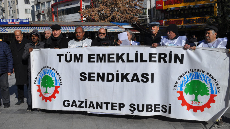 TÜM EMEKLİLER 50 NOKTADA AYNI ANDA KAMUOYUNA ÇAĞRI YAPTI.